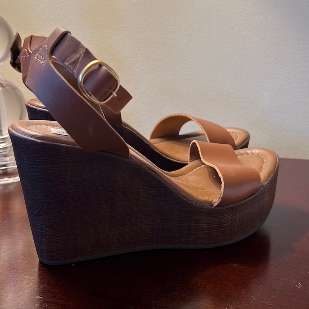 Steve Madden size 8 Wedges leather no box